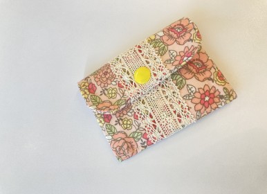 꿈많은 소녀의 패브릭 꽃무늬 레이스 카드 지갑